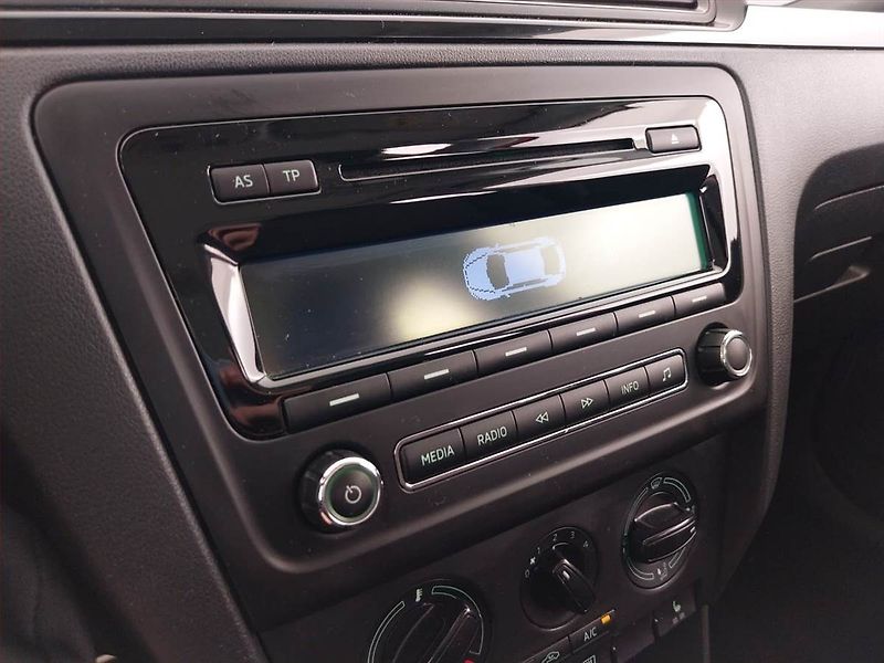 Škoda Rapid (2014) Spaceback 1.2 TSI, Serv.kniha - fotka 18 z 19