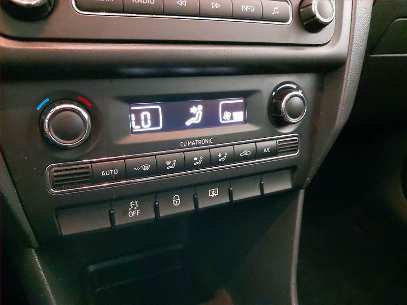 Škoda Rapid (2013) Ambition Plus 1.2 TSI, ČR - fotka 13 z 18