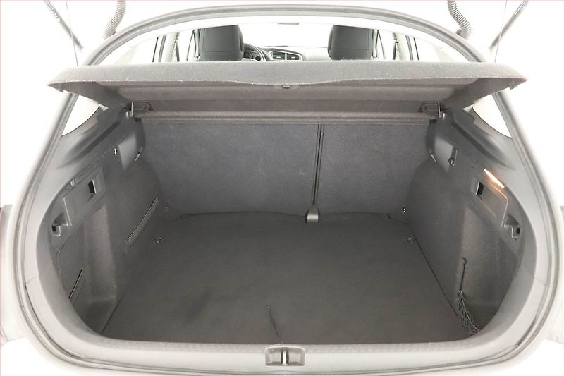 Citroën C4 (2014) 1.6 HDi, ČR,1.maj - fotka 15 z 16
