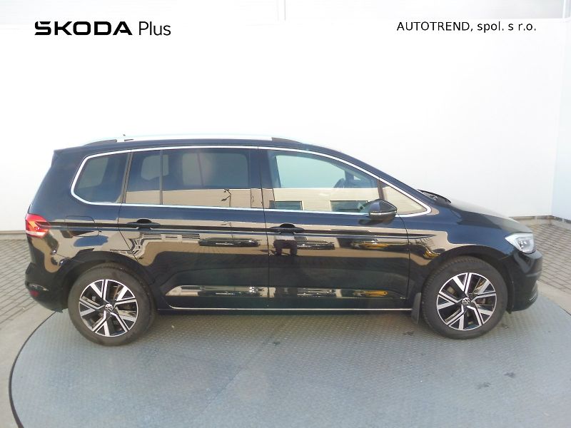 Volkswagen Touran (2022) Highline 1,5 TSI 110kW DSG - fotka 27 z 27