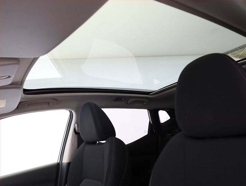Nissan Qashqai (2018) 1.6 DIG-T, Navi, Tempomat - fotka 17 z 19