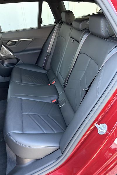BMW Řada 5 540d xDrive Touring - fotka 8 z 8