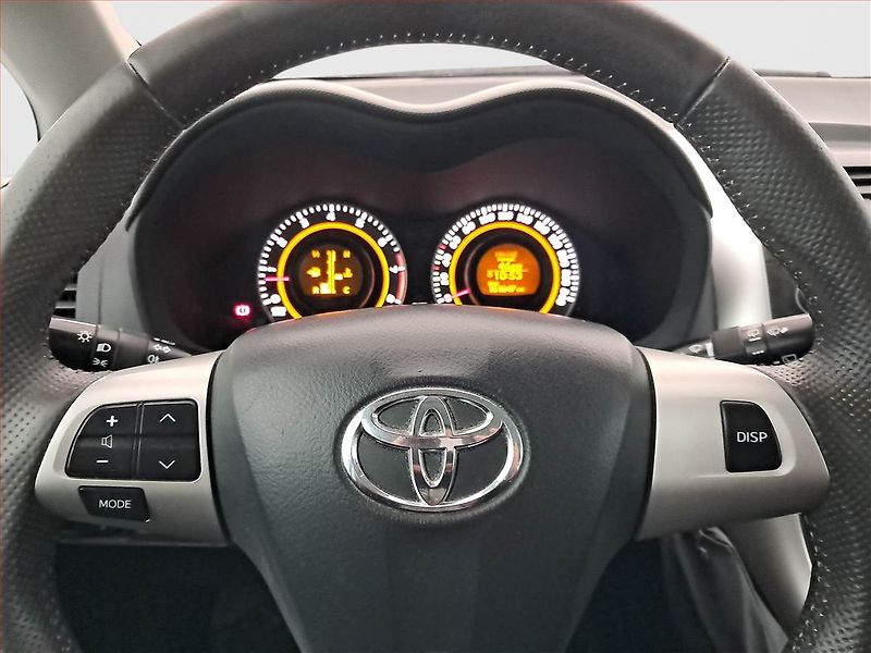 Toyota Auris (2010) 1.6 Valvematic - fotka 16 z 16