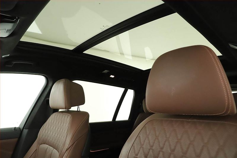 BMW X7 (2022) xDrive40d - fotka 13 z 30