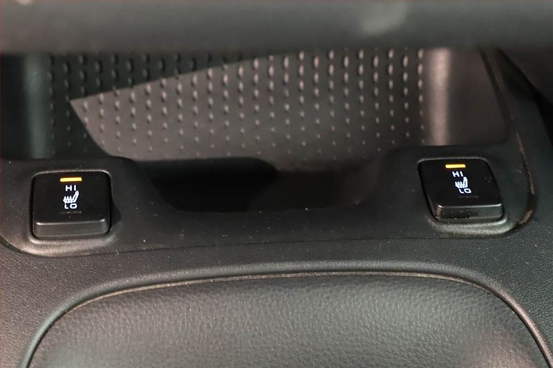 Toyota Corolla (2021) 1.8 Hybrid, Automat, ČR,1.maj - fotka 16 z 17