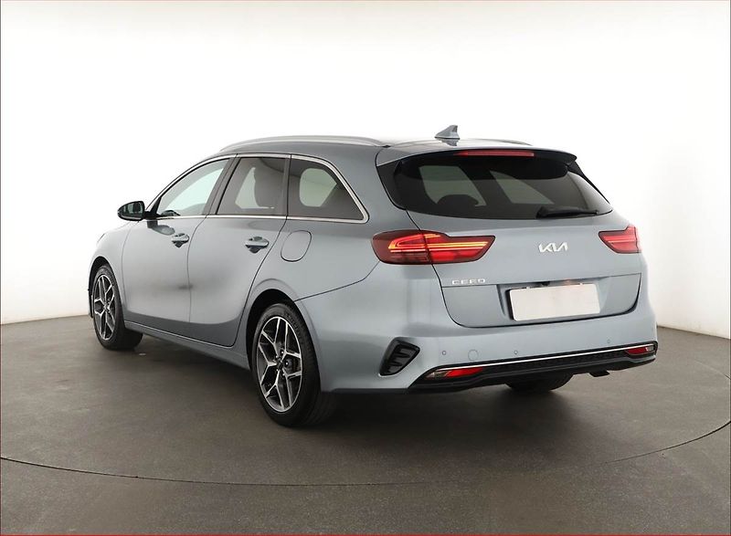 Kia Ceed (2023) Top 1.5 T-GDI, Automat, ČR - fotka 4 z 20