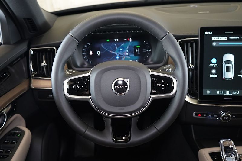 Volvo XC90 T8 PLUS Dark, Vzduch,Ventilace - fotka 25 z 46