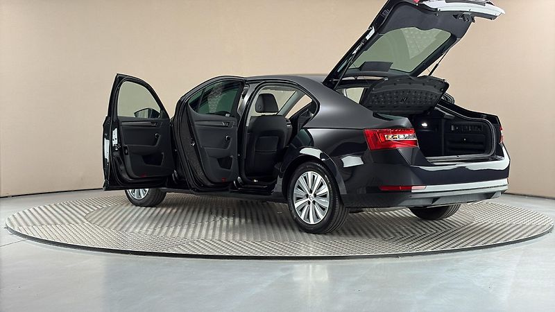 Škoda Superb 1.5 TSI DSG Style - fotka 7 z 27