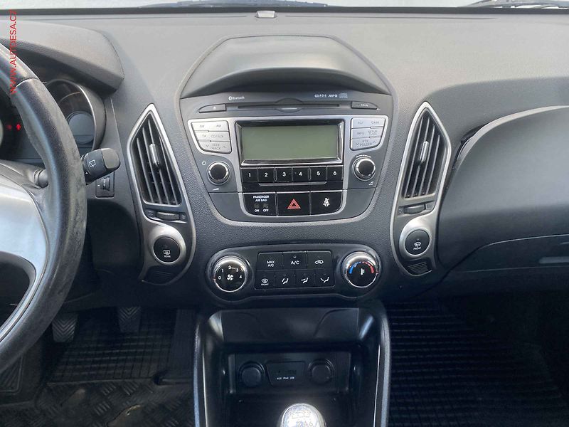Hyundai ix35 (2011) 1.6 GDI, ČR, servis.kniha, AC - fotka 12 z 16