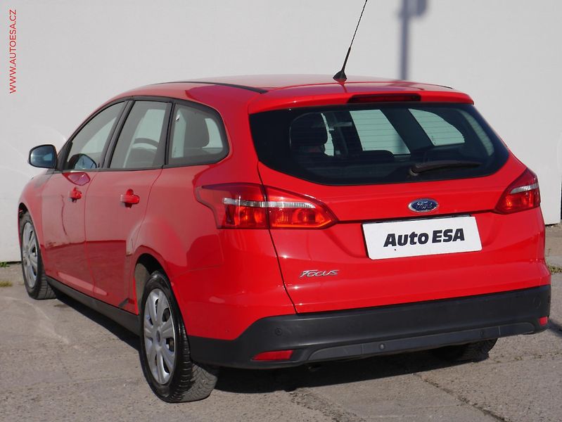Ford Focus (2015) 1.5 TDCi, AC, výhřev sed - fotka 4 z 14