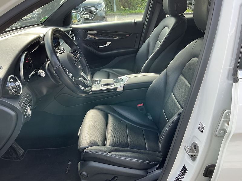 Mercedes-Benz GLC 200 d AMG 4MATIC - fotka 11 z 23