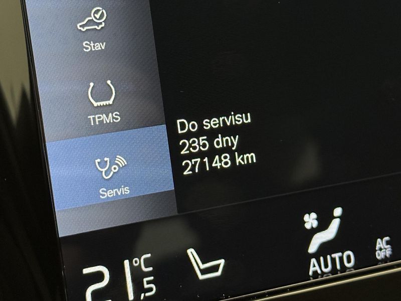 Volvo V90 D4 MOMENTUM PRO  - fotka 51 z 52