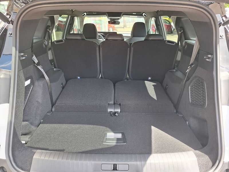 Peugeot 5008 (2026) GT Hybrid 145 e-DCS6 - fotka 7 z 17