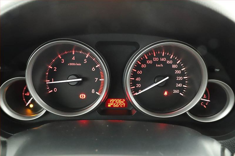 Mazda 6 (2010) 2.0, Serv.kniha, Xenony - fotka 8 z 15