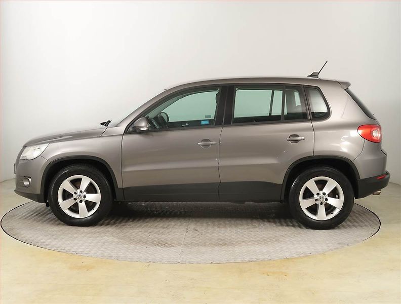 Volkswagen Tiguan (2010) 2.0 TDI, 4X4, Serv.kniha - fotka 3 z 17