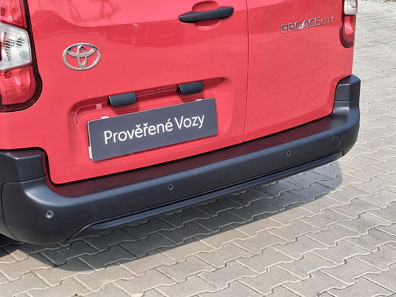 Toyota ProAce City 1.5 D-4D Extra CrewCab Active - fotka 23 z 23