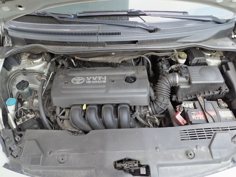 Toyota Corolla Verso 1.8 VVT-i 95kW 7 míst ČR - fotka 22 z 25