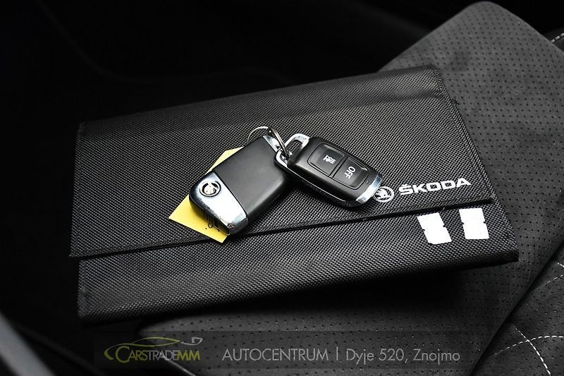 Škoda Superb 2.0TDi SPORTLINE 4X4 NEZ.TOP  - fotka 40 z 52