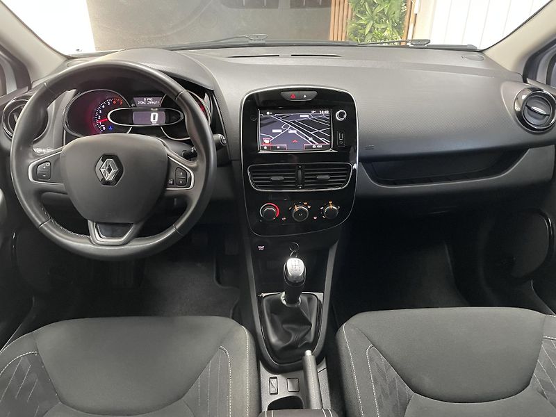 Renault Clio 0.9 TCe ČR 1.MAJ REZERVACE  - fotka 21 z 28