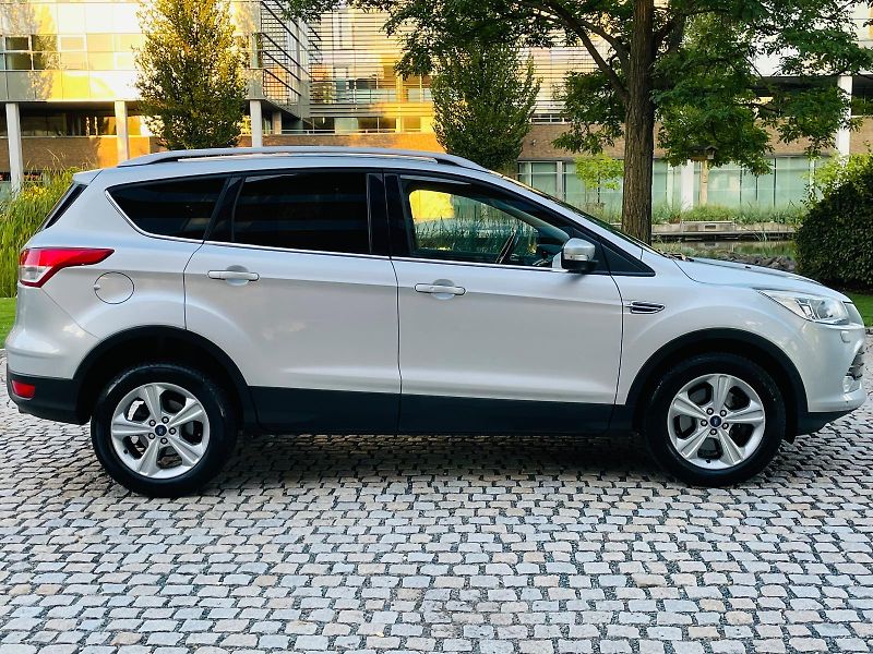 Ford Kuga 2.0TDCi MANUÁL TAŽNÉ SERVISKA - fotka 10 z 51