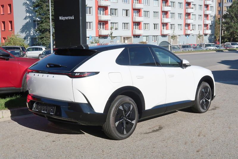 Mazda CX-6e (2026) EV 258ps Takumi, černá kůže - fotka 5 z 24