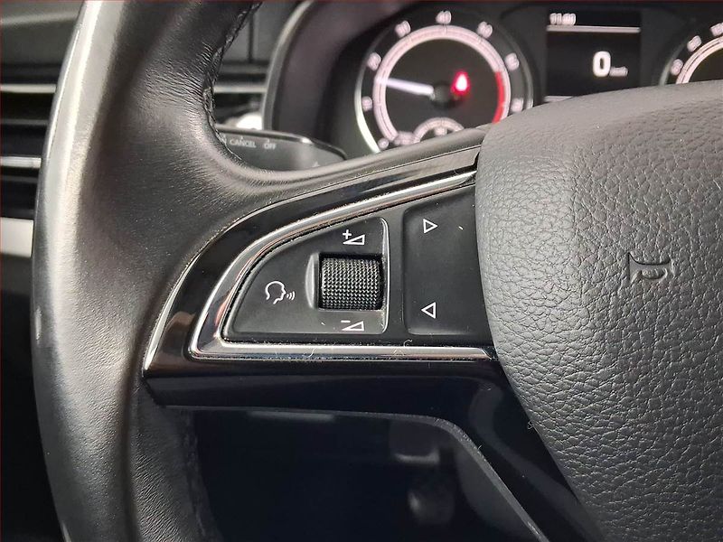 Škoda Scala (2020) 1.0 TSI, Tempomat - fotka 15 z 19