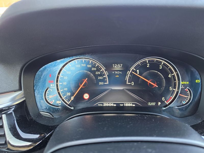 BMW Řada 5 520D TZ Sport Line Harman - fotka 29 z 30