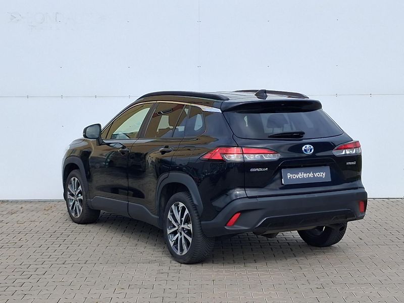 Toyota Corolla Cross 2.0 HSD e-CVT Style - fotka 7 z 21