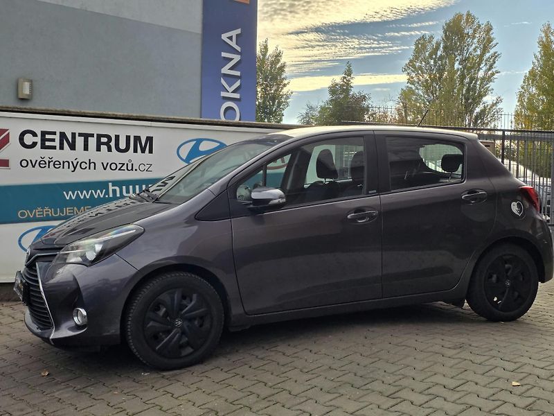Toyota Yaris 1.3-KAMERA-VYHŘÍV.SED.-ISOFIX - fotka 4 z 14