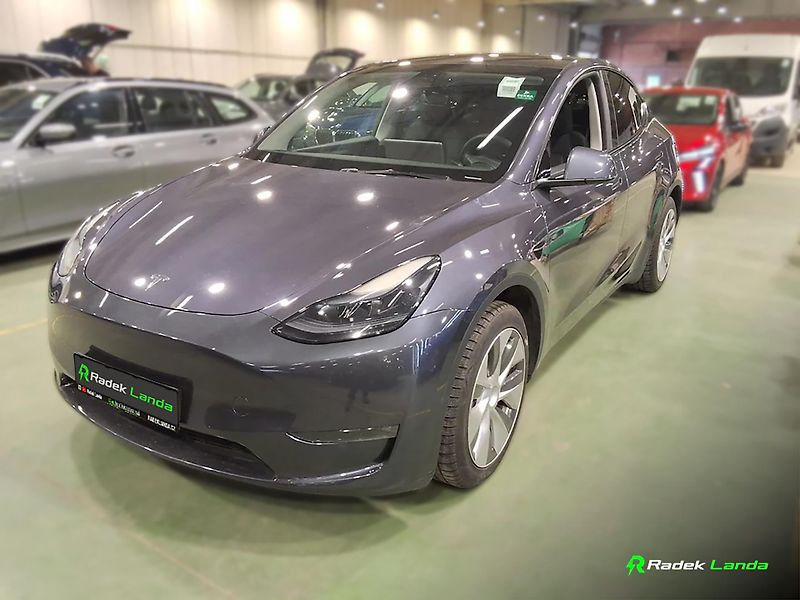 Tesla Model Y (2023) Long Range 78,8 kWh - fotka 4 z 8