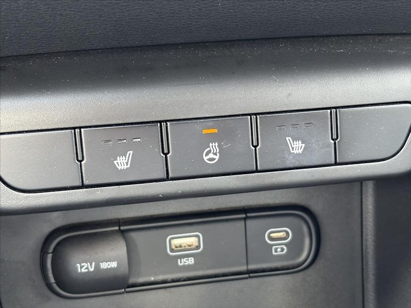 Kia Sportage 1,6 TGDi Exclusive ZÁRUKA NAVI - fotka 29 z 44