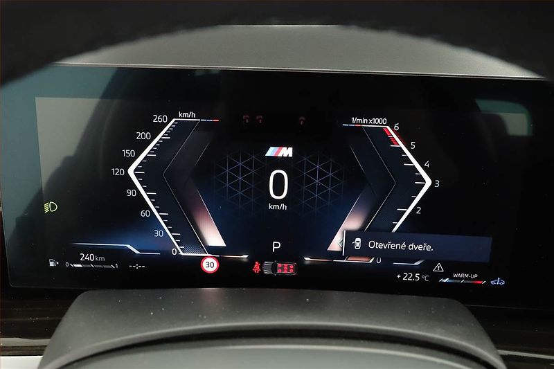 BMW X7 (2023) xDrive40d - fotka 9 z 20