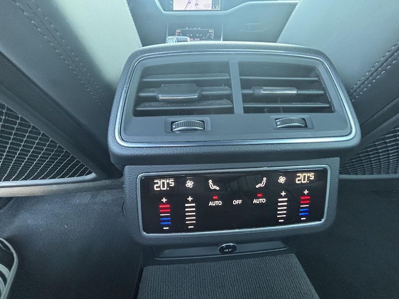 Audi A6 (2023) 3.0 55 TFSI quattro,tažné,DPH - fotka 13 z 21