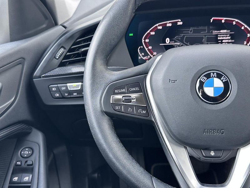 BMW Řada 1 118i Model Sport Line - fotka 11 z 23