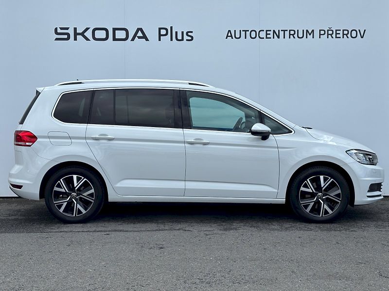 Volkswagen Touran (2022) 1.5 TSI 110kW HighLine 7 míst - fotka 31 z 35