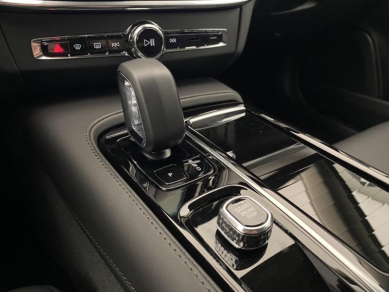 Volvo V90 T6 AWD RECHARGE CORE REZERVACE - fotka 26 z 60