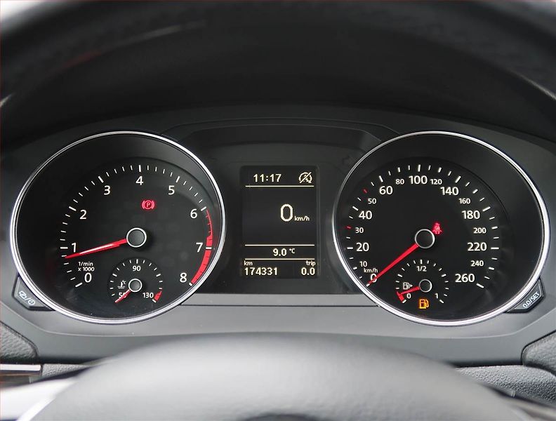 Volkswagen Jetta (2015) 1.2 TSI, Park. senzory - fotka 11 z 20