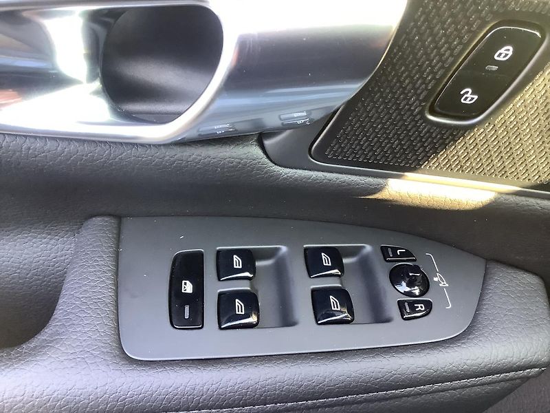 Volvo V90 (2018) CrossCountry 4x4  - fotka 26 z 40