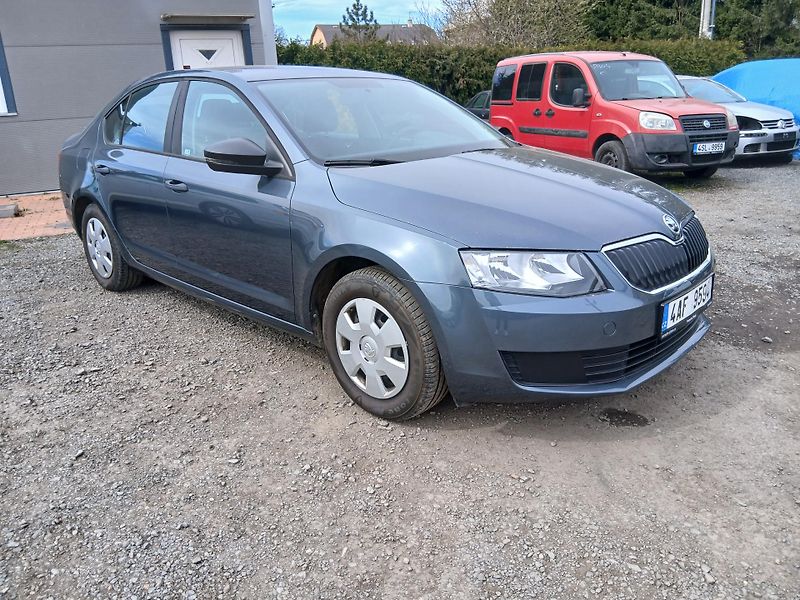 Škoda Octavia 1.2 TSI, 99tis km najeto - fotka 6 z 32
