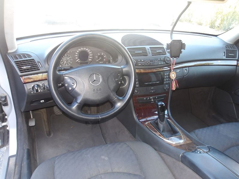 Mercedes-Benz Třídy E 2,2CDi - fotka 21 z 26