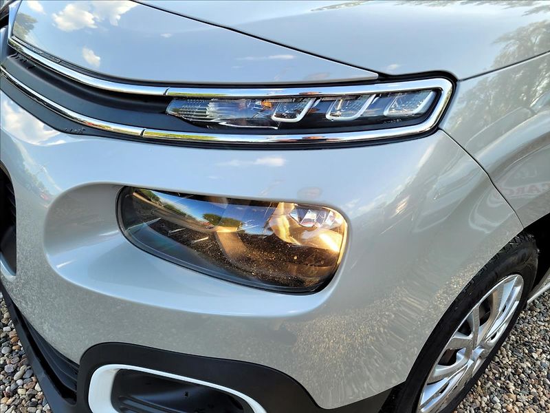 Citroën Berlingo 1,5 HDI,XL,7míst,navi,tažné - fotka 46 z 49