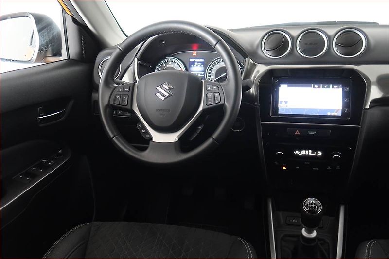 Suzuki Vitara (2024) Elegance 1.4 BoosterJet - fotka 7 z 19