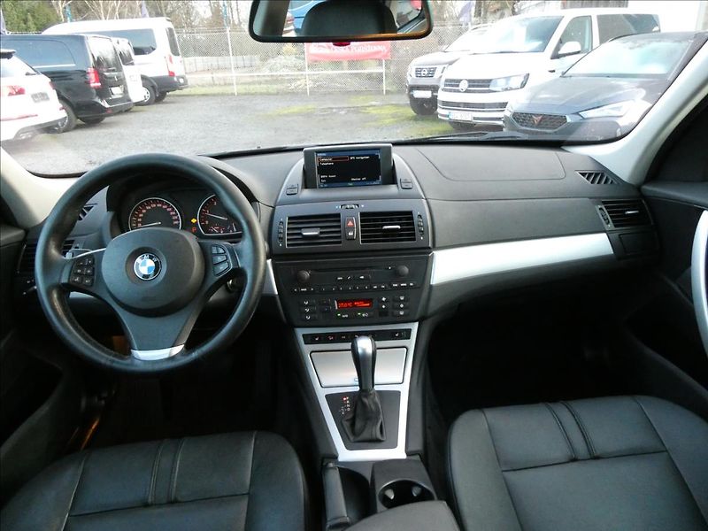 BMW X3 2,0 d xDrive 130kW,automat,TZ - fotka 22 z 38