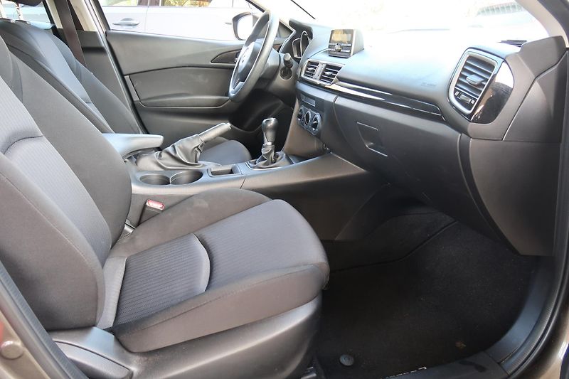 Mazda 3 (2014) HB 1,5 G100, 2 sady kol, ČR - fotka 18 z 28