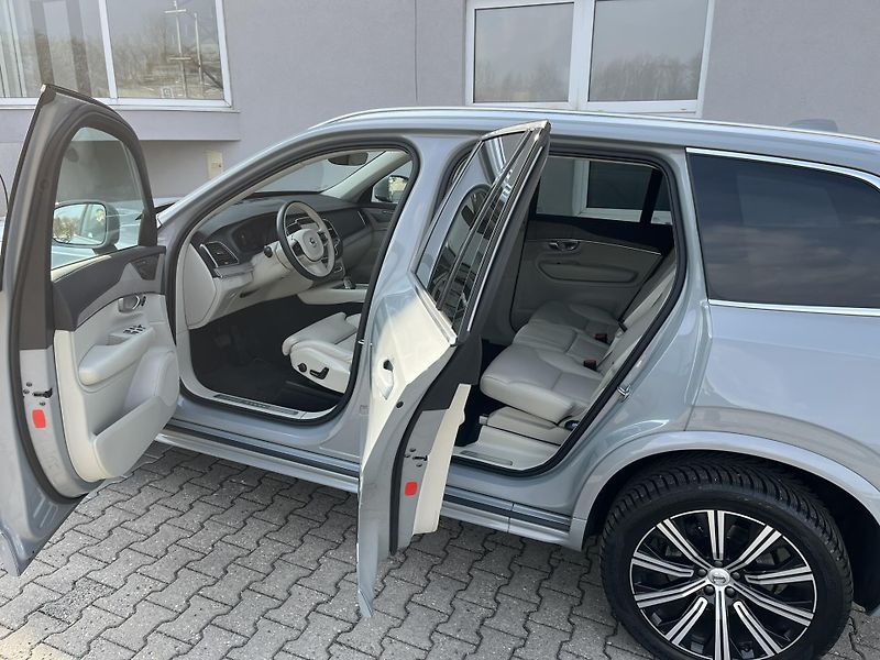 Volvo XC90 B5 (nafta) AWD PLUS BRIGHT *7M - fotka 10 z 42