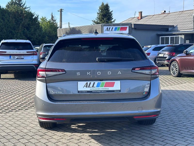 Škoda Superb 2.0 TDI 110kW Selection - fotka 5 z 12