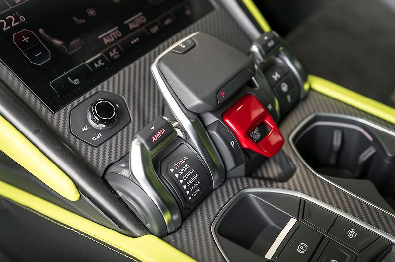 Lamborghini Urus Graphite Capsule/Pano/B&O 3D - fotka 16 z 27