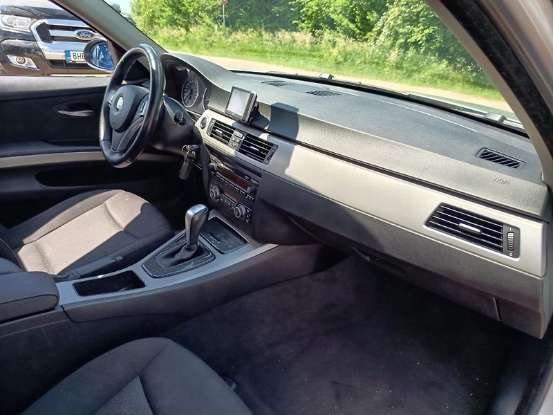 BMW Řada 7 (2006) 2.0 95kw - fotka 32 z 49