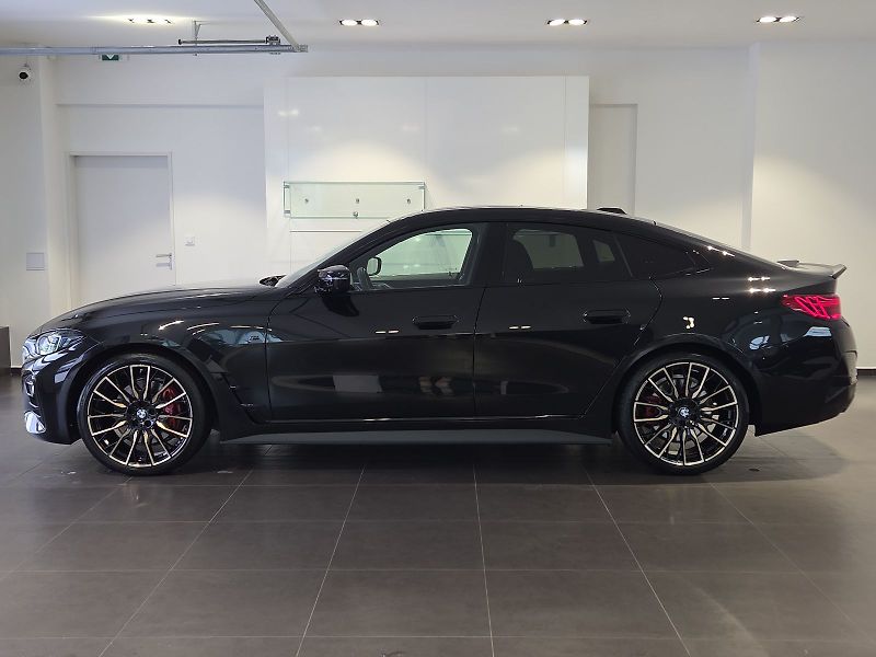 BMW Řada 4 (2025) M440i xDrive GranCoupé M Perfo - fotka 3 z 16