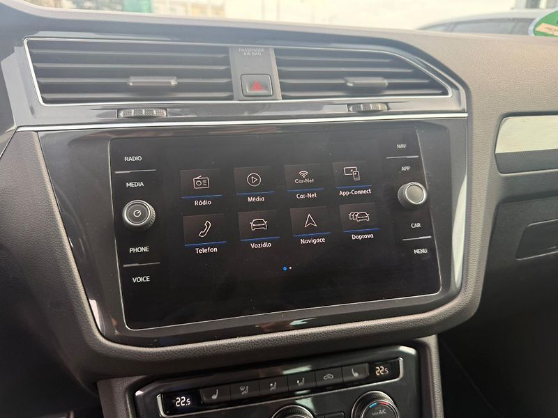 Volkswagen Tiguan 2.0TDI 110KW 4x4 DSG NOVÝ MOTO - fotka 12 z 20
